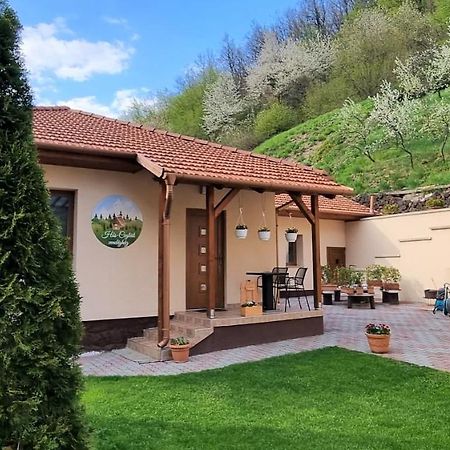 Hos-Cegledi Vendeghaz Miskolc -Oenallo Otthon, Mely Csak Az Oenoeke Esterno foto