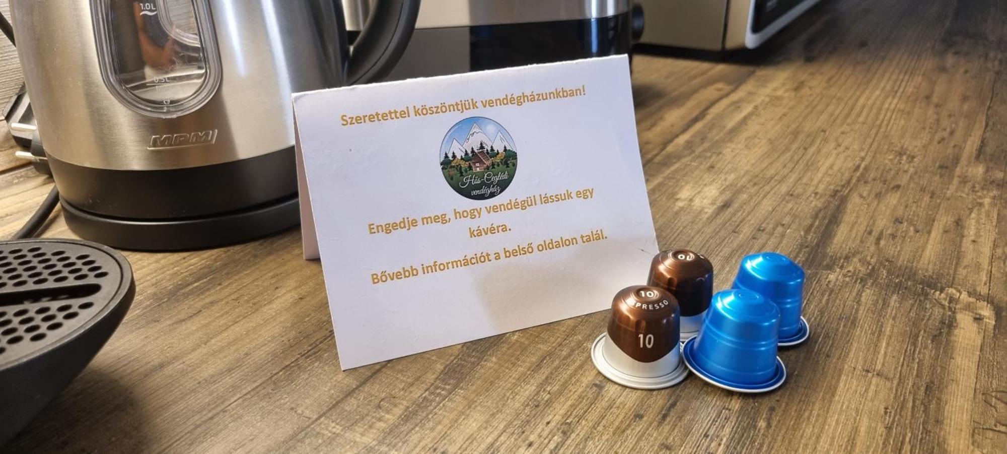 Hos-Cegledi Vendeghaz Miskolc -Oenallo Otthon, Mely Csak Az Oenoeke Esterno foto