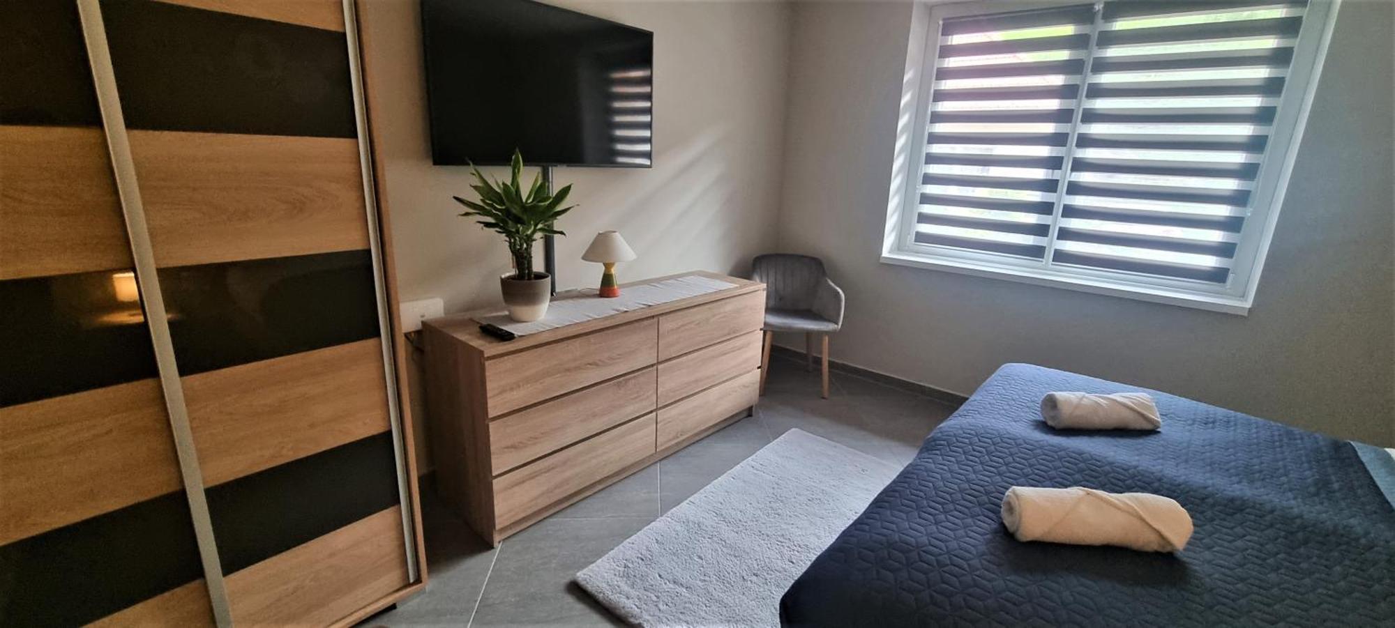 Hos-Cegledi Vendeghaz Miskolc -Oenallo Otthon, Mely Csak Az Oenoeke Esterno foto
